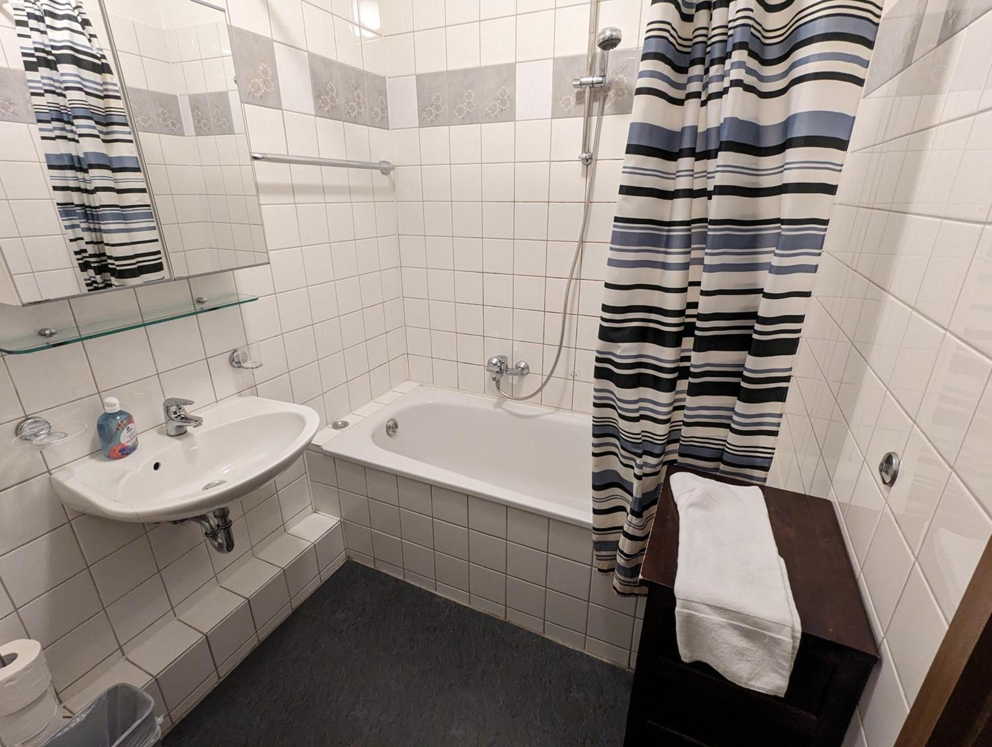 Apartment Im Luisenviertel - Gruen Wuppertal Kültér fotó